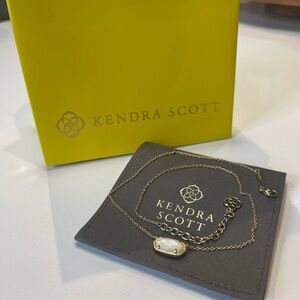 Kendra Scott Elisa Gold Pendant Necklace in Ivory Mother-of-Pearl